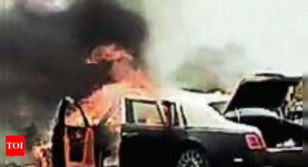 Kuber Group director among 3 injured in Rolls-Royce and tanker crash on Delhi-Mumbai Expressway: Officials | Gurgaon News - Times of India