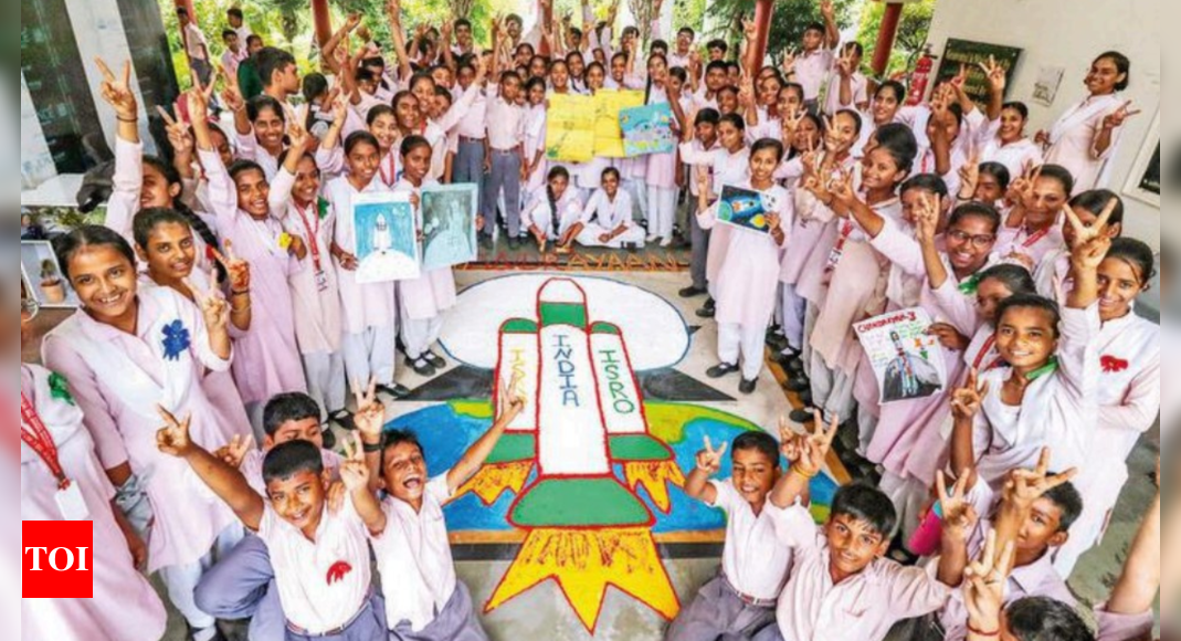 Over The Moon! Schools Erupt In Chandrayaan Cheer | Gurgaon News - Times of India